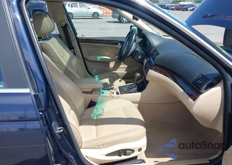 2004 BMW 330Xi z USA, uszkodzony, nr VIN WBAEW53474PN36583